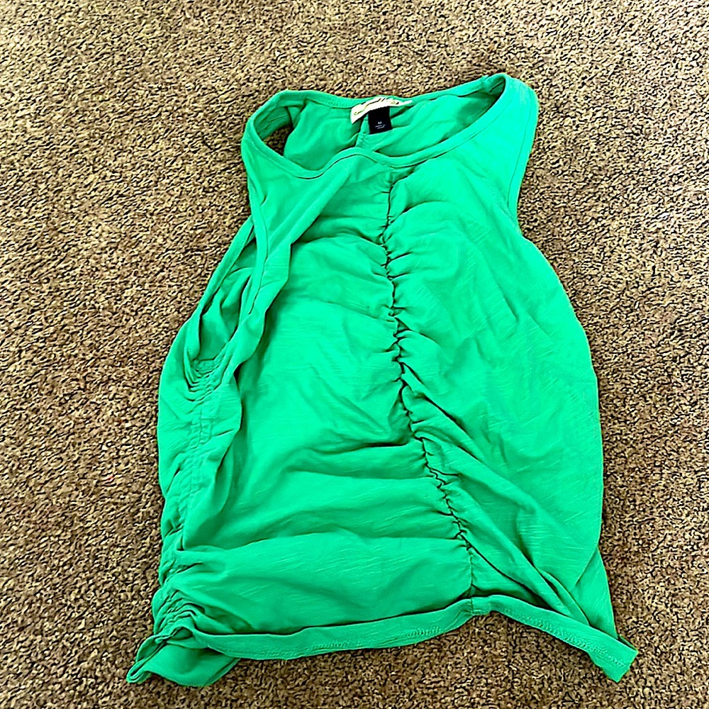 Small fitted green tank